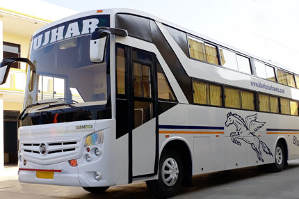 Sleeper coach bus - Hargobind coach